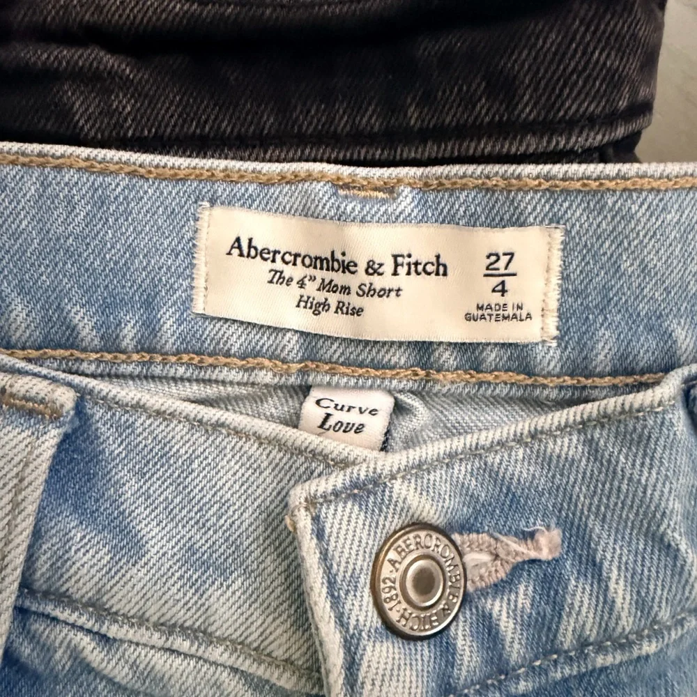 Abercrombie & Fitch Black and Light Blue Jean Shorts - Picture 4 of 9